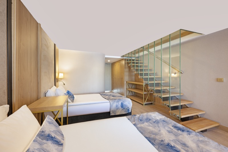 ROOMS 8